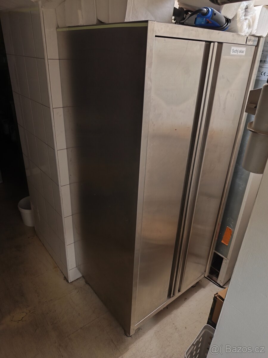 Predám kompletné vybavenie pre reštauráciu a bar – 300 000 K - 10