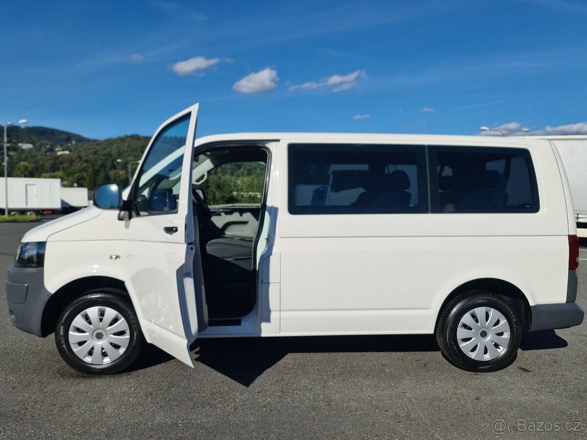 VW CARAVELLE T5 2.0 TDi 75-KW KLIMA 9-MÍST SERVISK 1.MAJ. - 10
