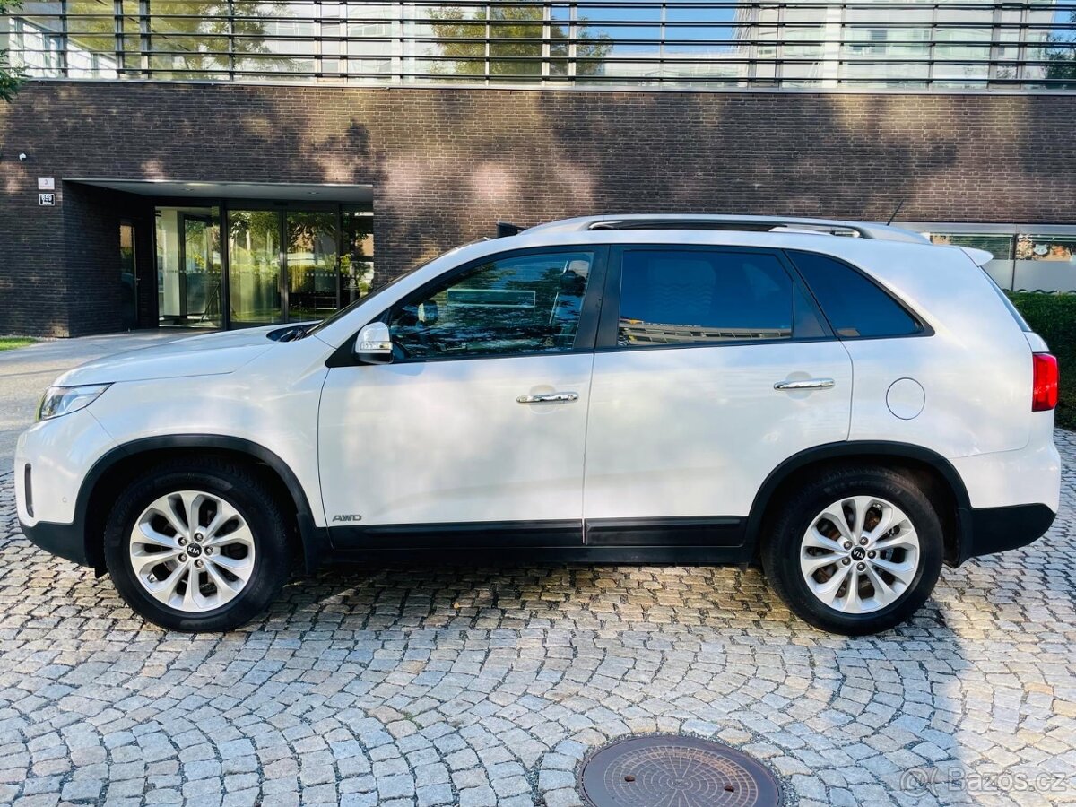 Kia Sorento 2.2CRDi 4x4 AUTOMAT VÝHŘEV KAMERA TAŽNÉ - 10