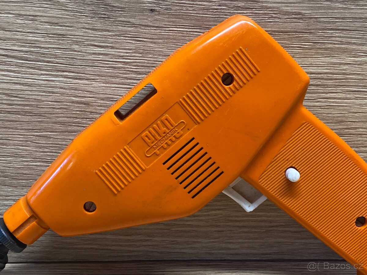 stará hračka vrtačka staré hračky mechanické PIKO - 10