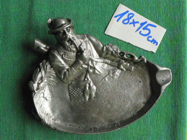 PLECHOVÉ KRABIČKY, futrály na lahve, popelník Myslivec - 10