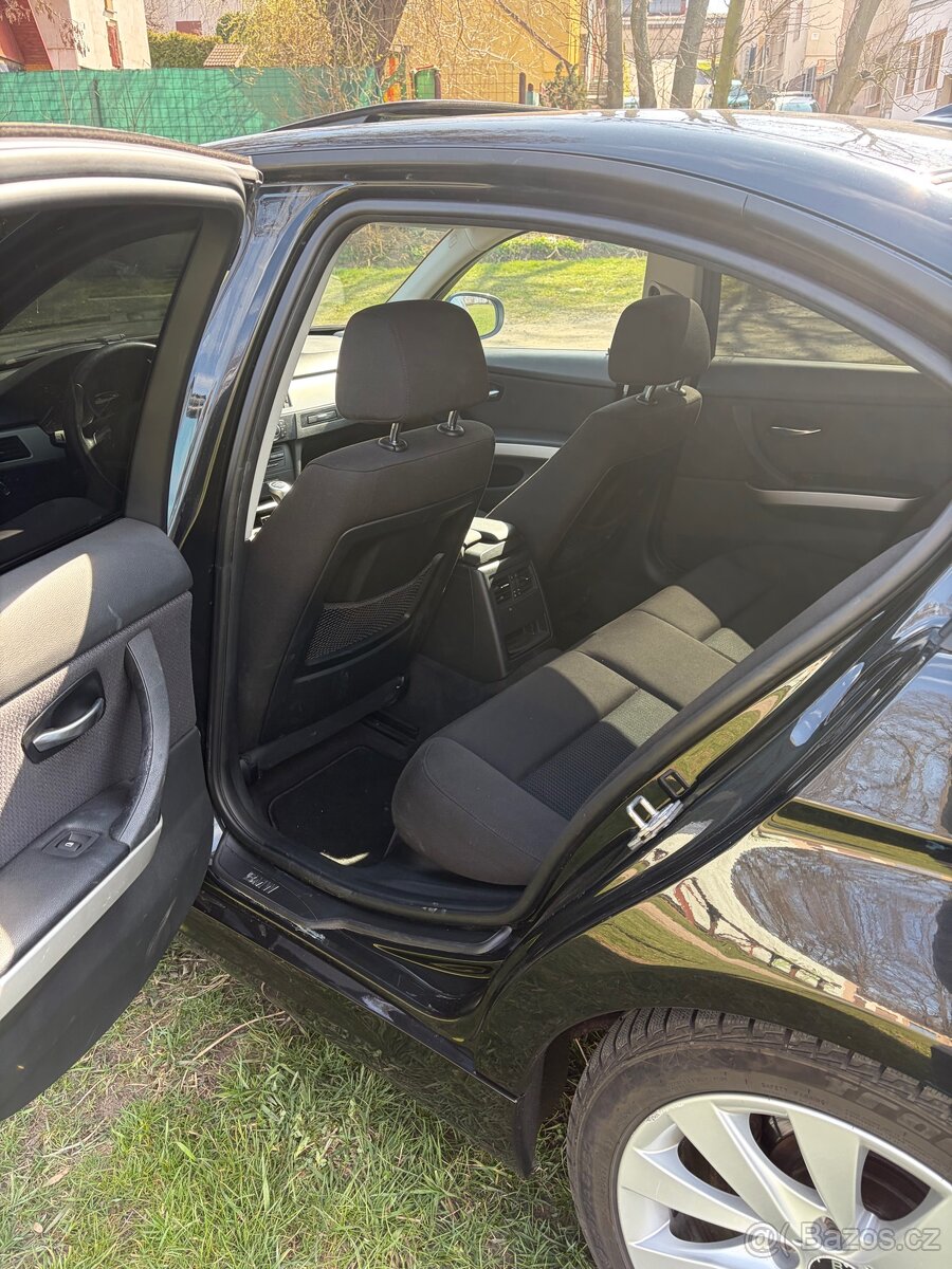 BMW E90 320d 2011 - 10