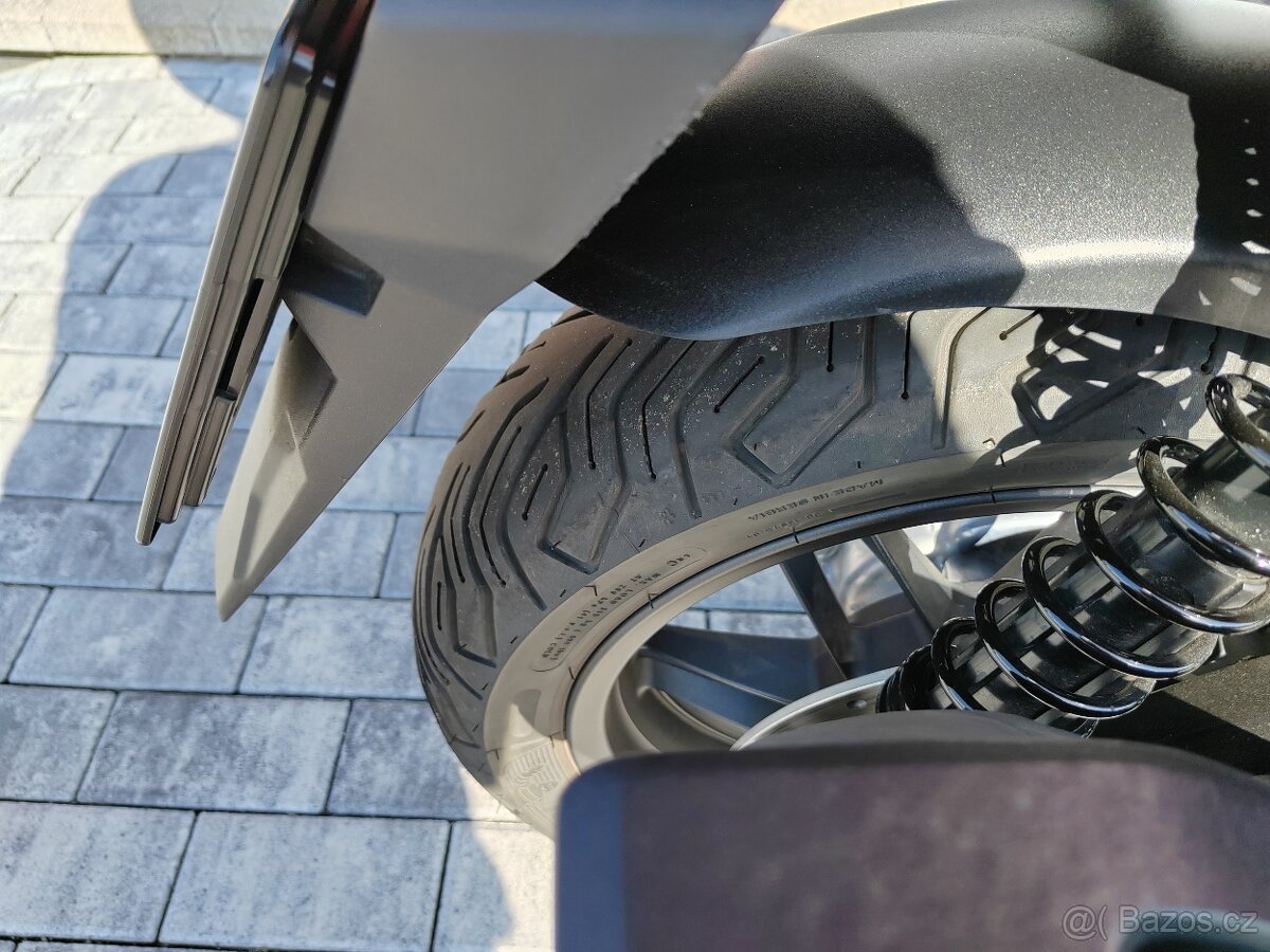 Honda Forza 350 ČR - 10