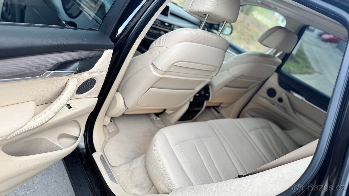 đ BMW X5 40d xDrive â 2014 â â LuxusnĂ vĂ˝bava - 10