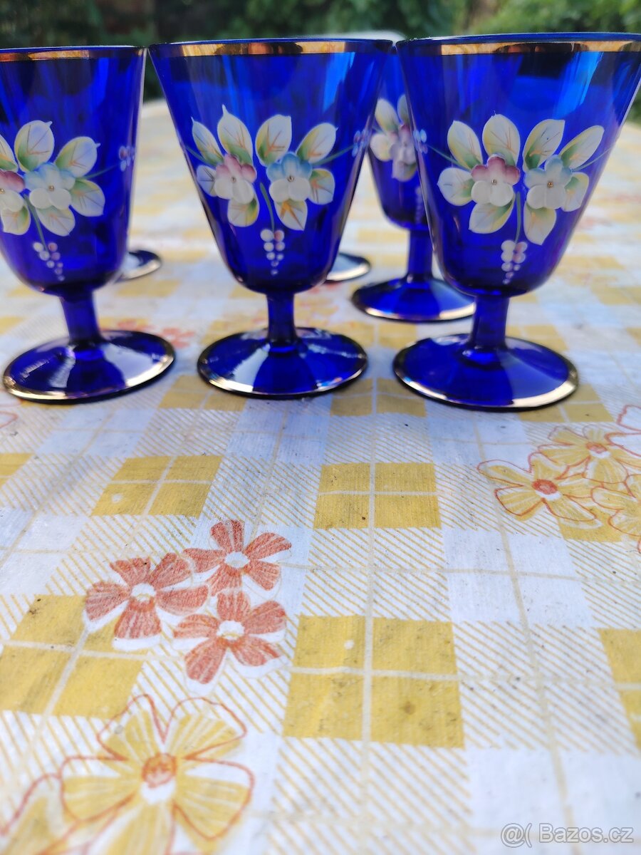 Modré skleněné skleničky s květinami - 10