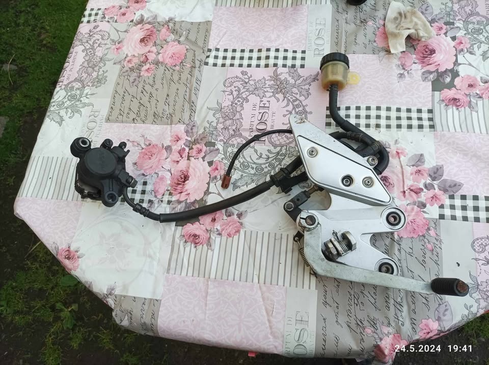 Yamaha Fazer FZ6 S2 - díly č. 2. - 10