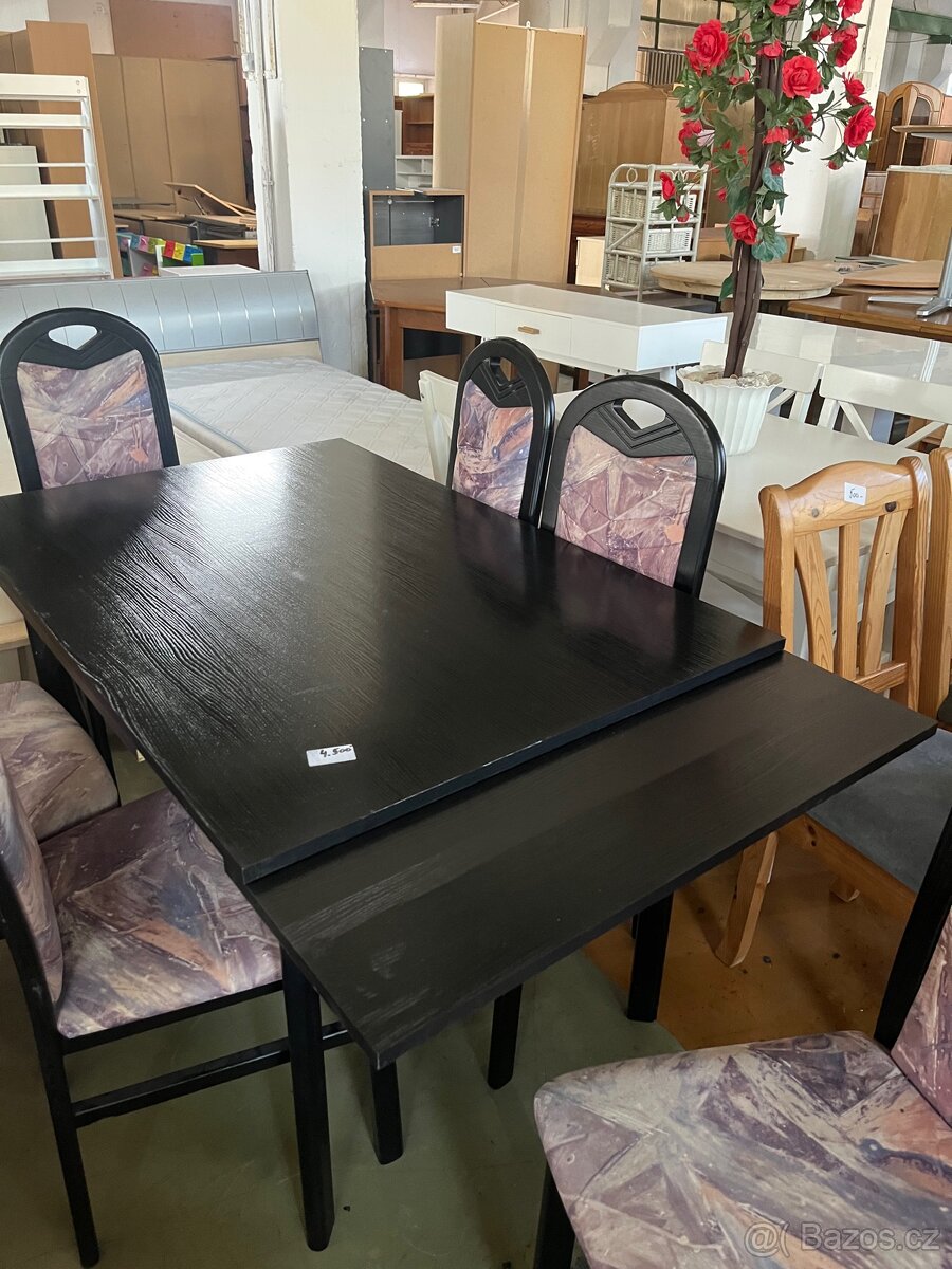 Jídelní stůl se židlemi - 10