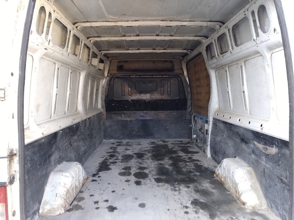 FORD TRANSIT 330 L 2.4 TDCi 74kW - 10