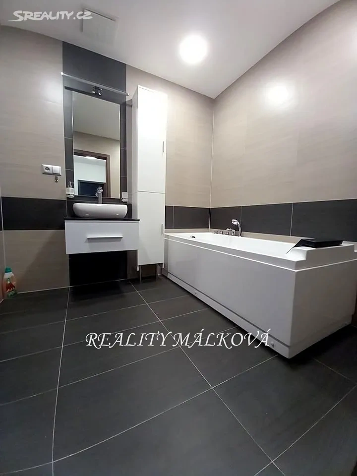 Pronájem bytu 3+kk 83 m² Na Spravedlnosti, Pardubice - 10