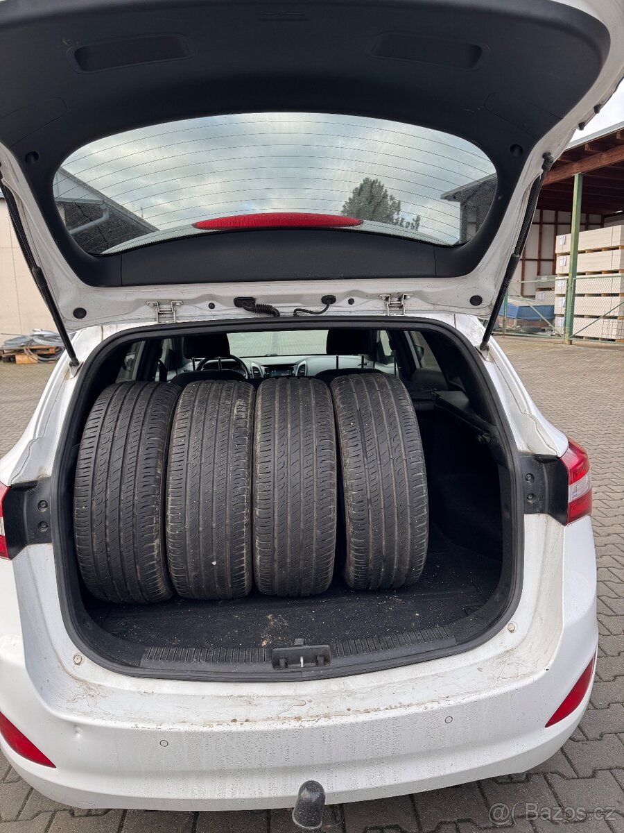 Hyundai i30, 1,6i 99kW, man. ČR - 10