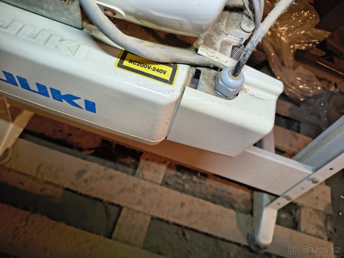 Zánovní šicí stroj JUKI DDL 8700 7 - 10