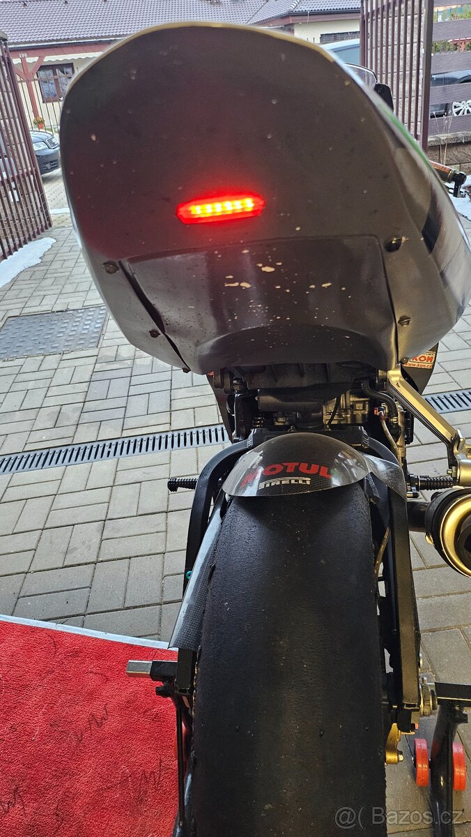 Okruhovka Suzuki GSX-R 750 - 10