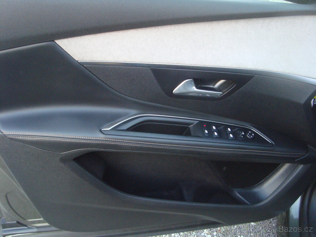 Peugeot 5008 2,0HDI automat - 10