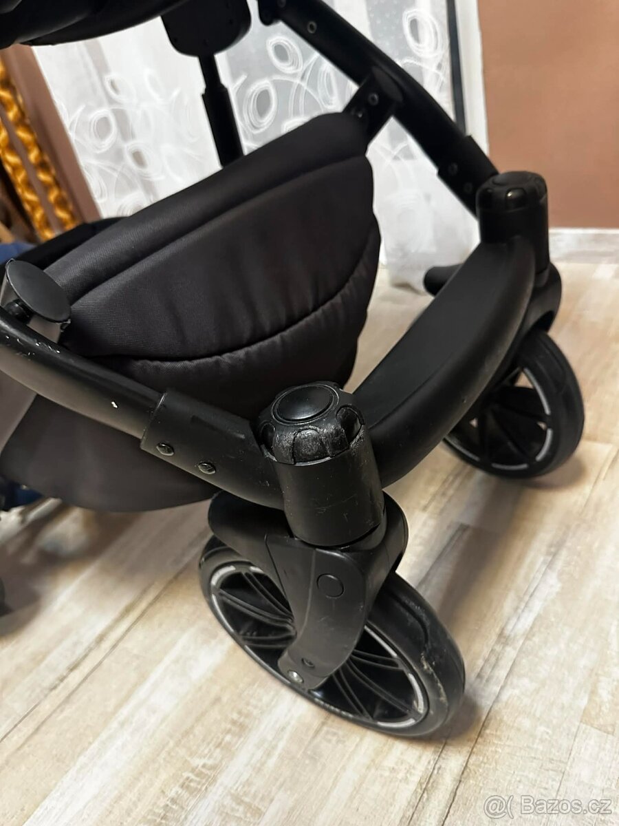 Kočárek Riko - 10