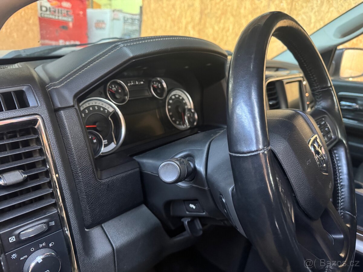 Dodge RAM 1500 crewcab - 10