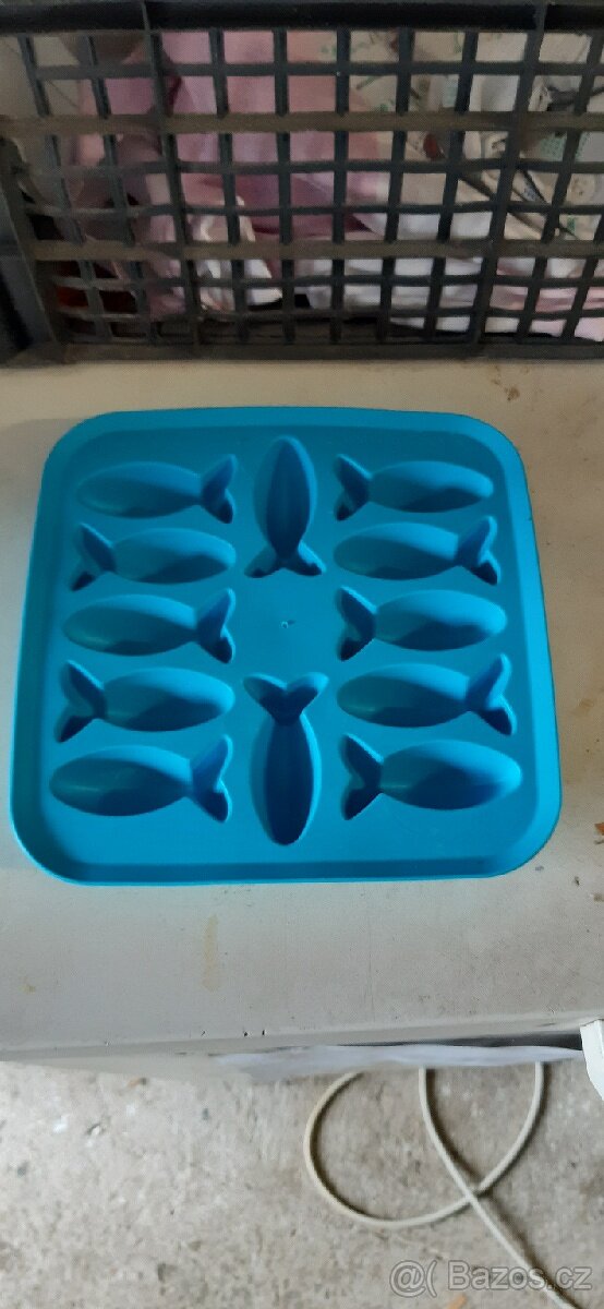 starožitné garniže, 2ks. zrcadla, 3ks. ledovače, toustovač - 10