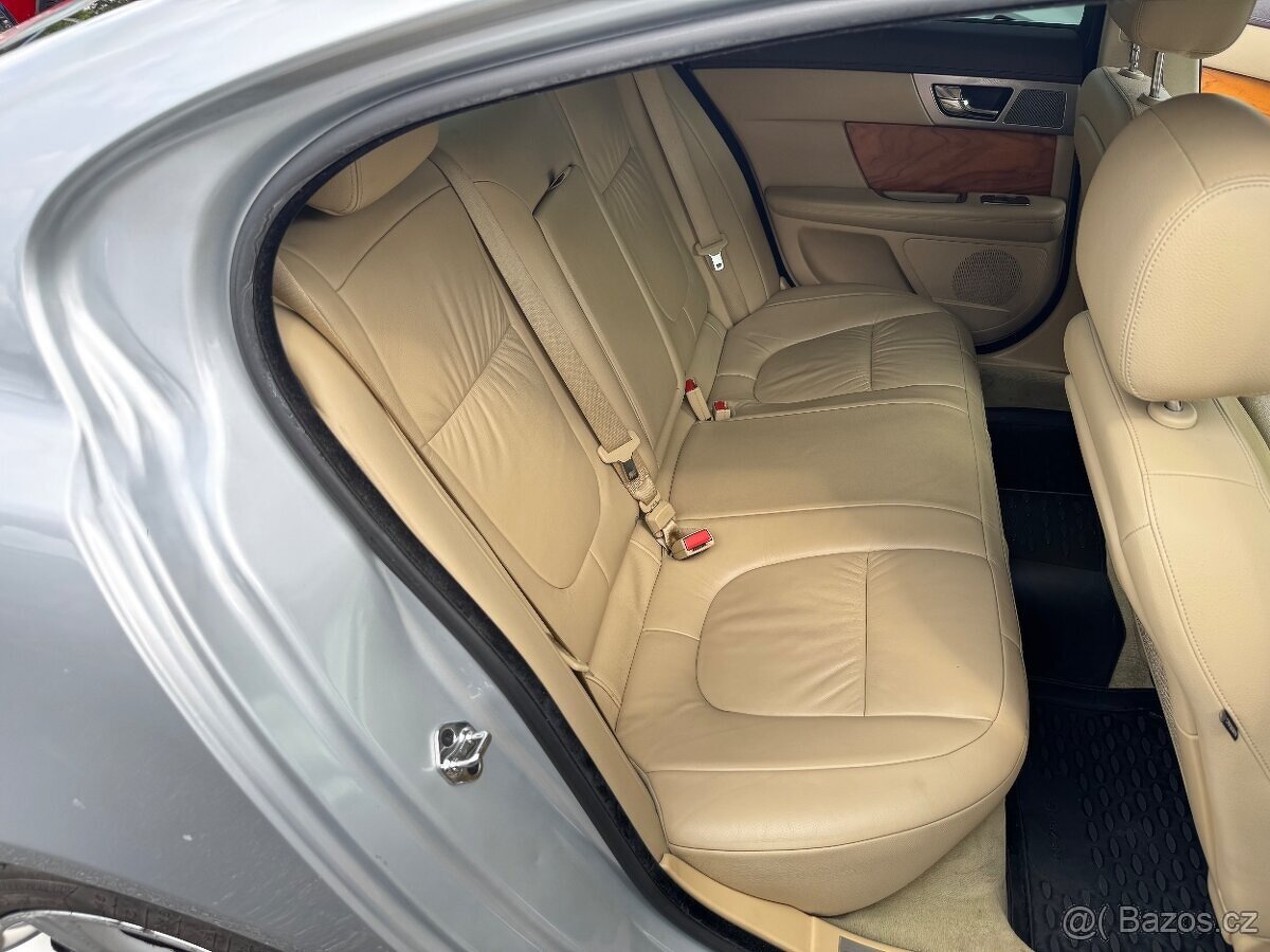Jaguar XF 250 - 10
