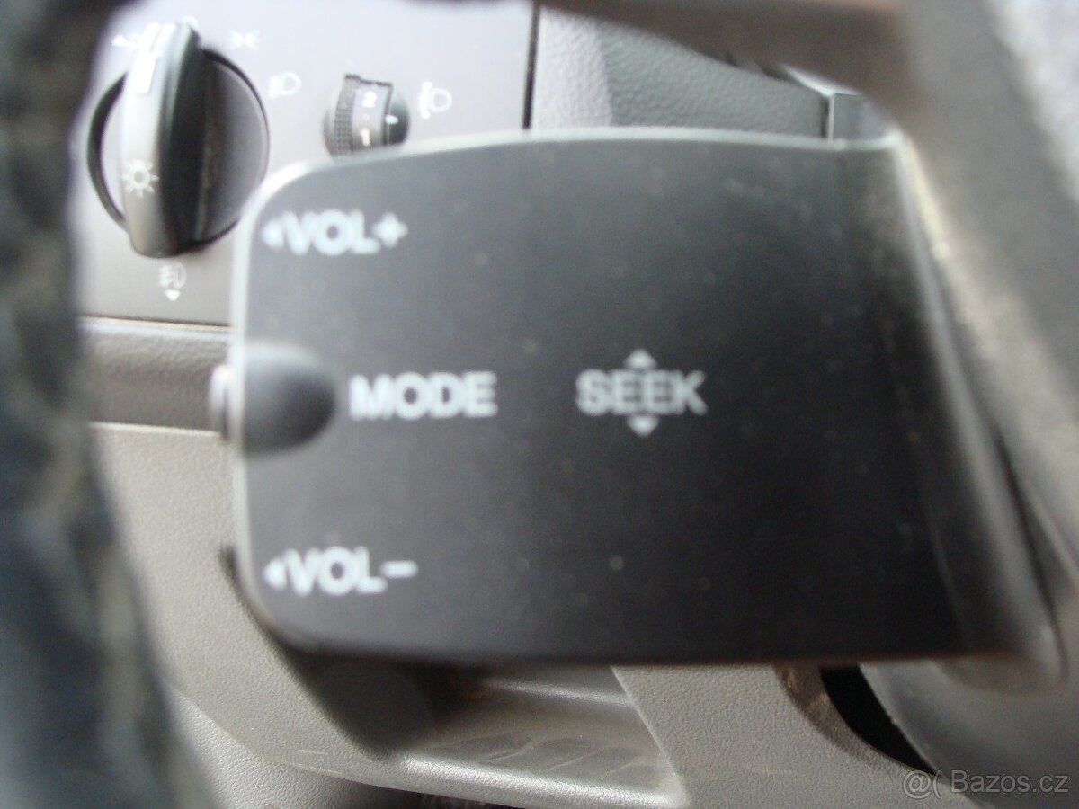 Ford Focus,1.6i,klimatizace, nová STK - 10