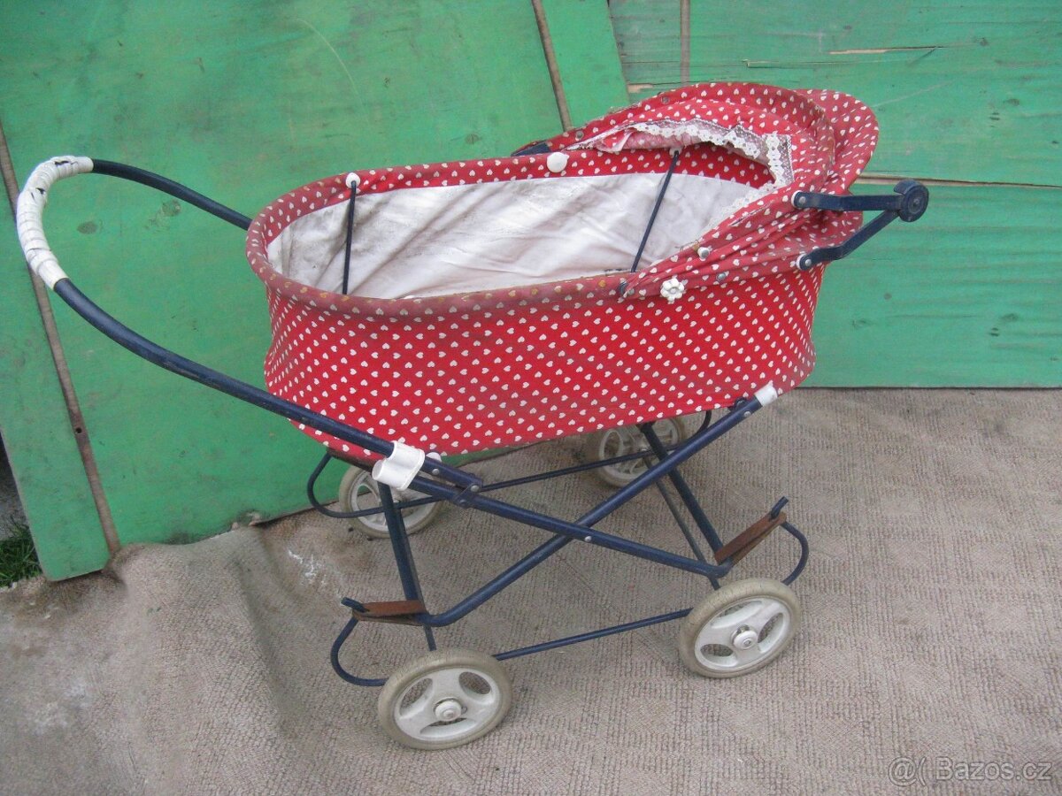 Hluboký RETRO kočárek pro panenky . - 10
