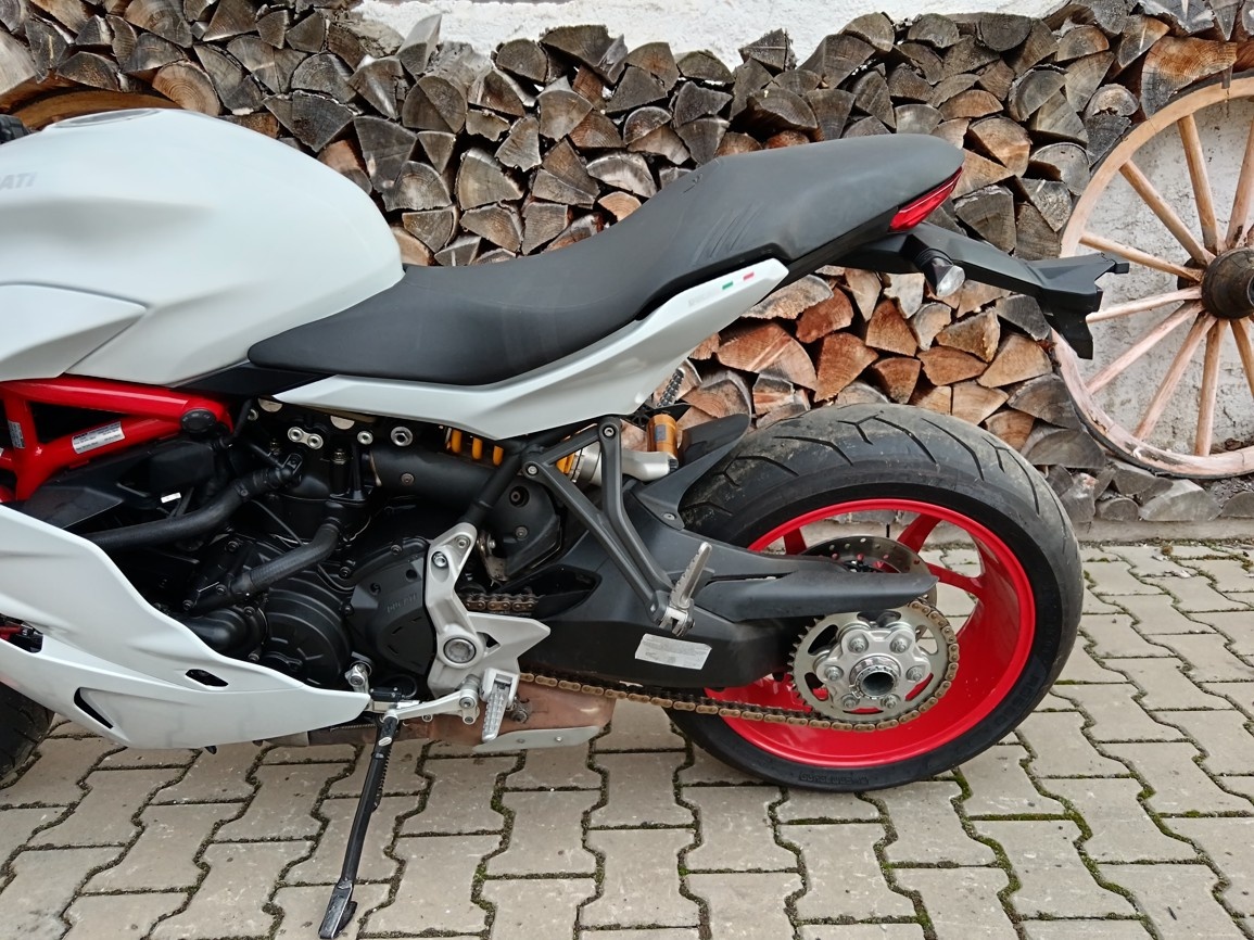 DUCATI SUPERSPORT S - 10