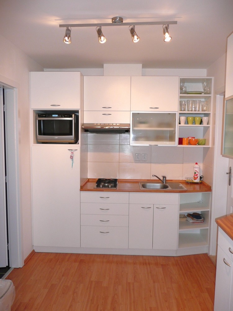 1.lůž. p. v dívčím 3+1,studentka/ml. prac, , pračka, sušička - 10