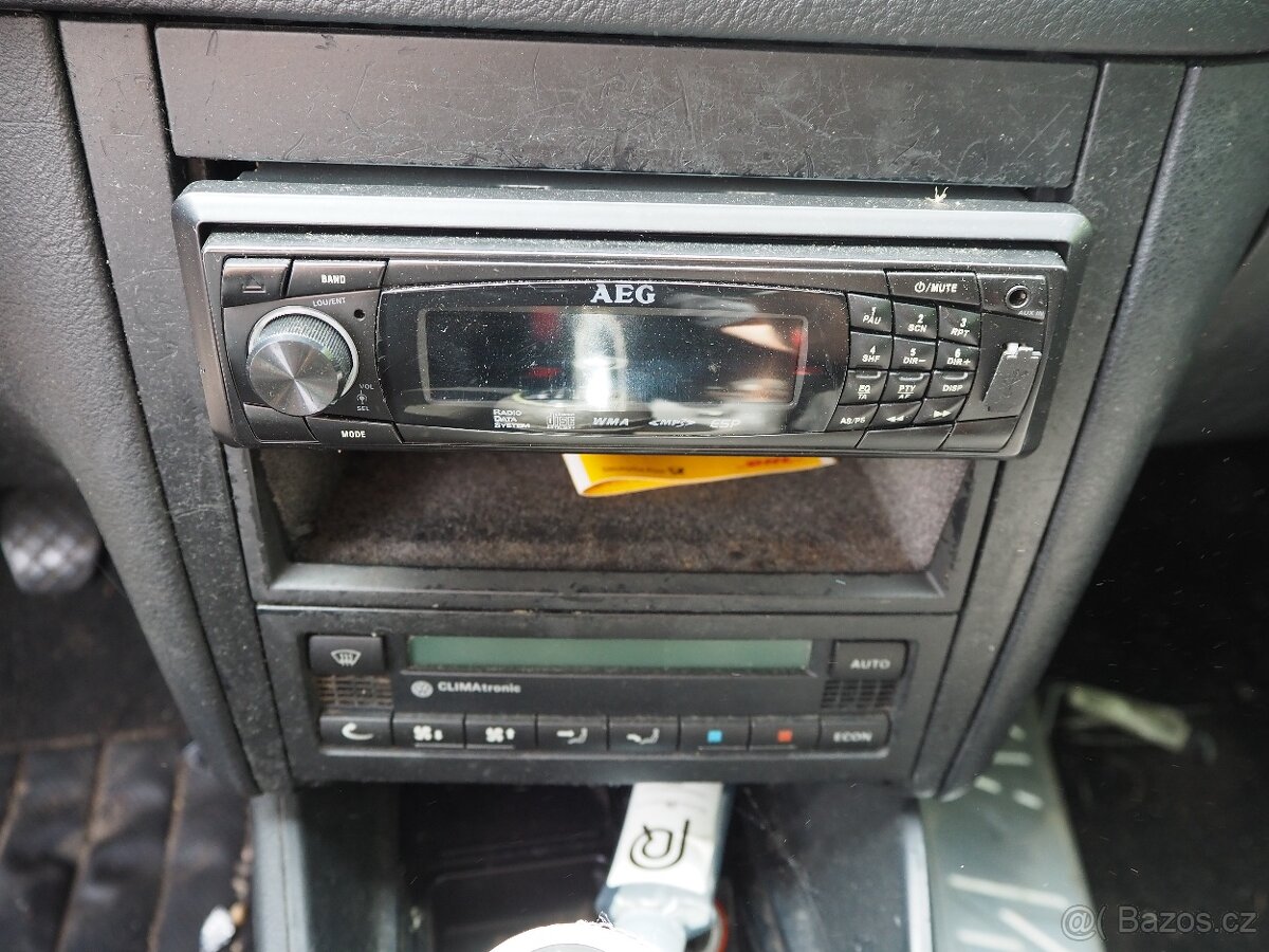 Volkswagen Golf 1.6 KLIMA, TP DE, ZÁVADA - 10