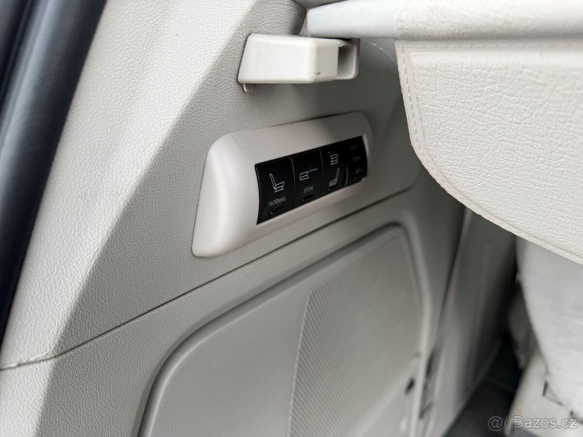 Chrysler Grand Voyager 2,8 CRDi RT DVD Limited 2011 - 10