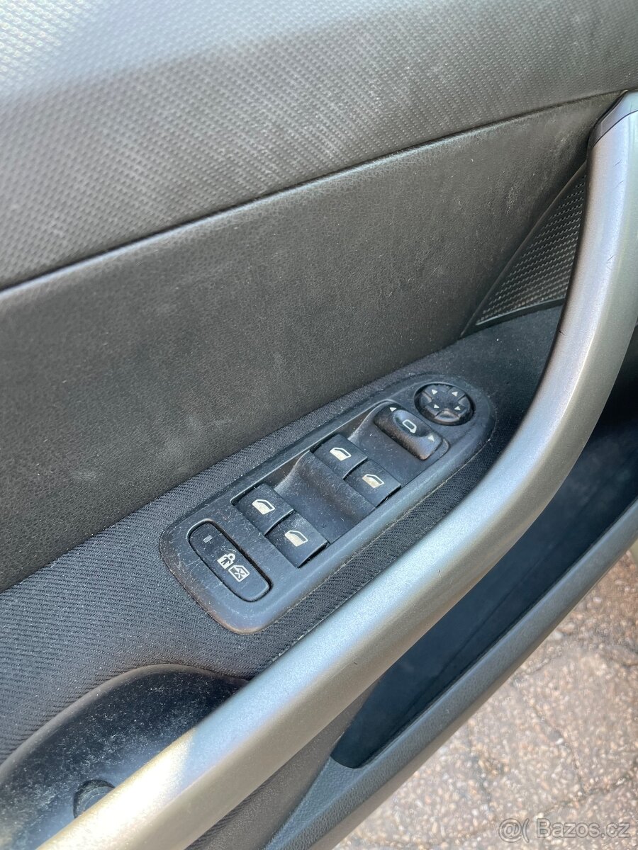 Peugeot 308 1.6 HDI - 10