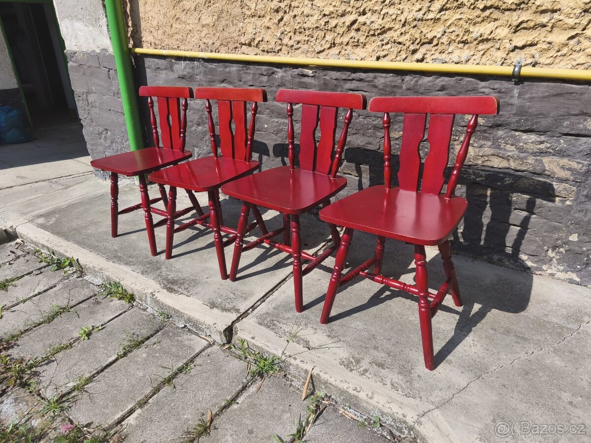 Jídelní sestava - stůl+4 židle červená barva - 10