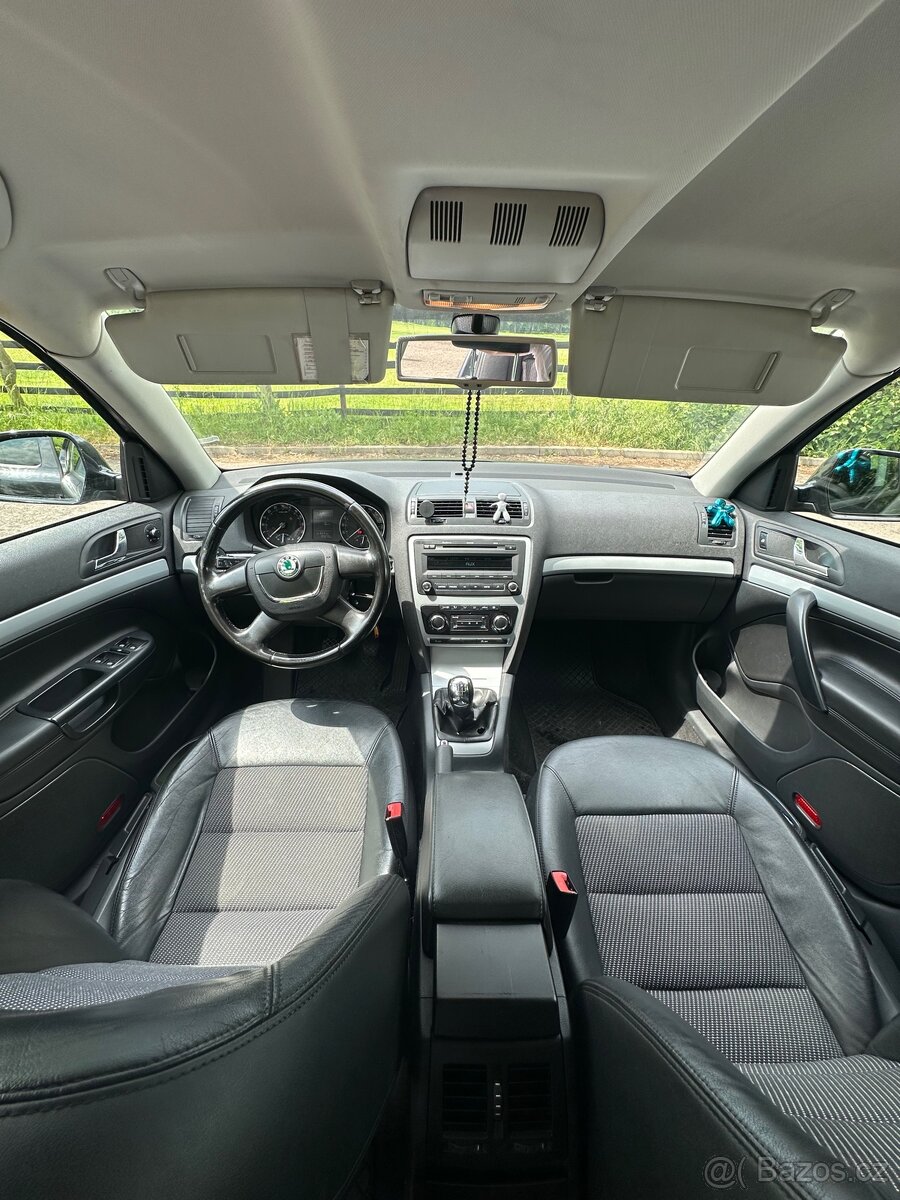 Škoda Octavie 1.6 tdi - 10