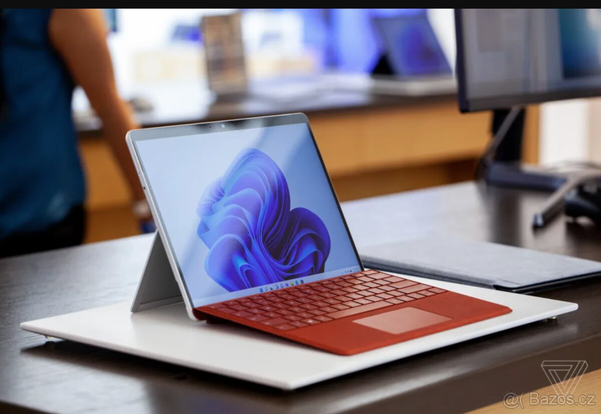 Surface Pro 8 i5 KOMPLET SET - TOP STAV, Baterie 96% - 10