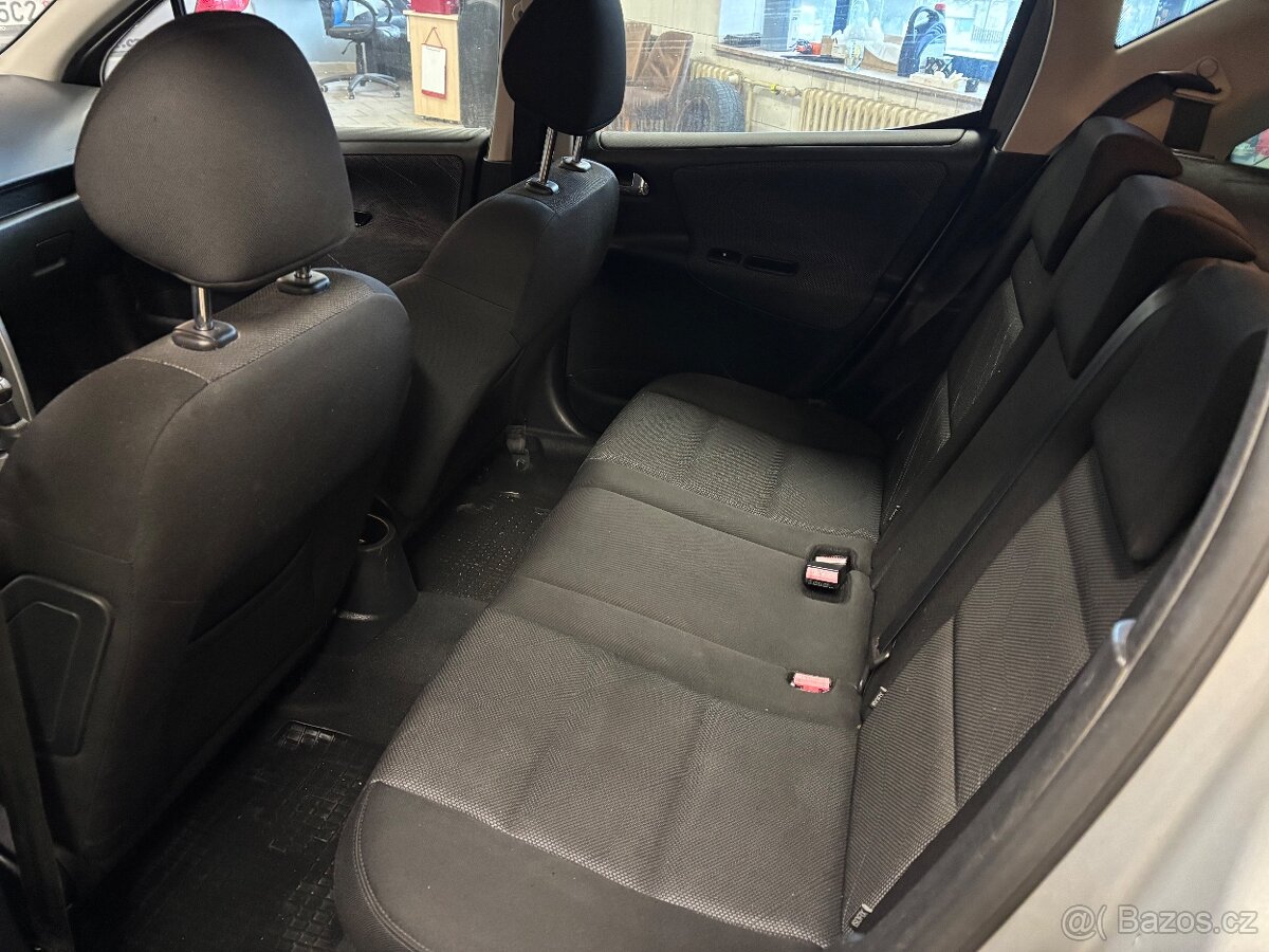 Peugeot 207 SW 1.6i - 10