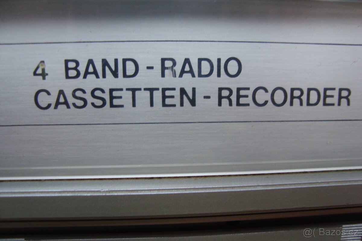 Mono radiomagnetofon Universum - 10