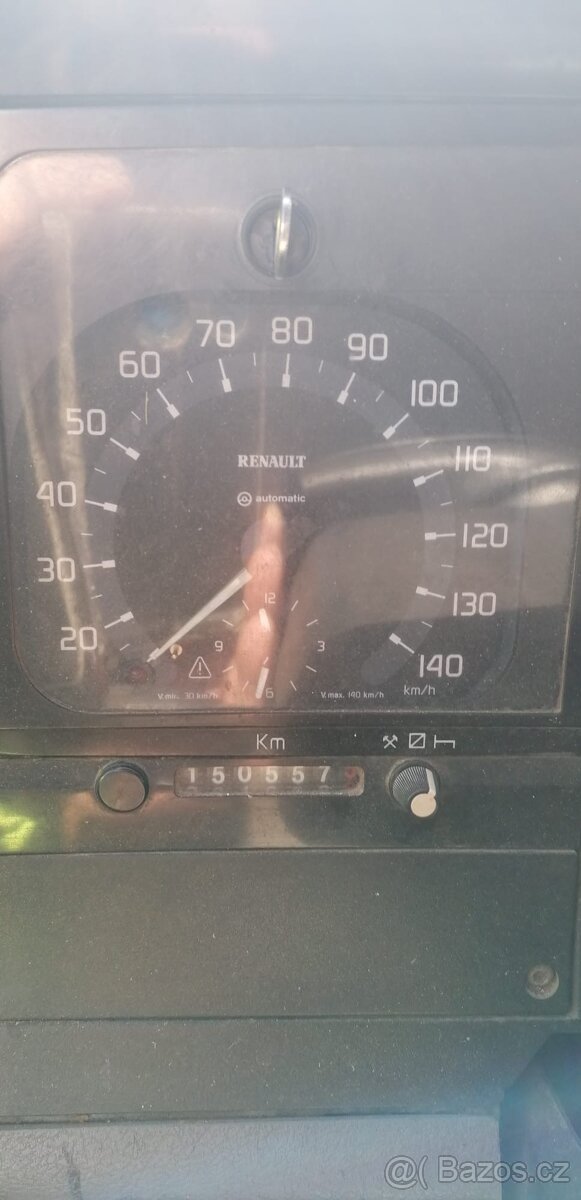 Renault Midlum skříňový - 10