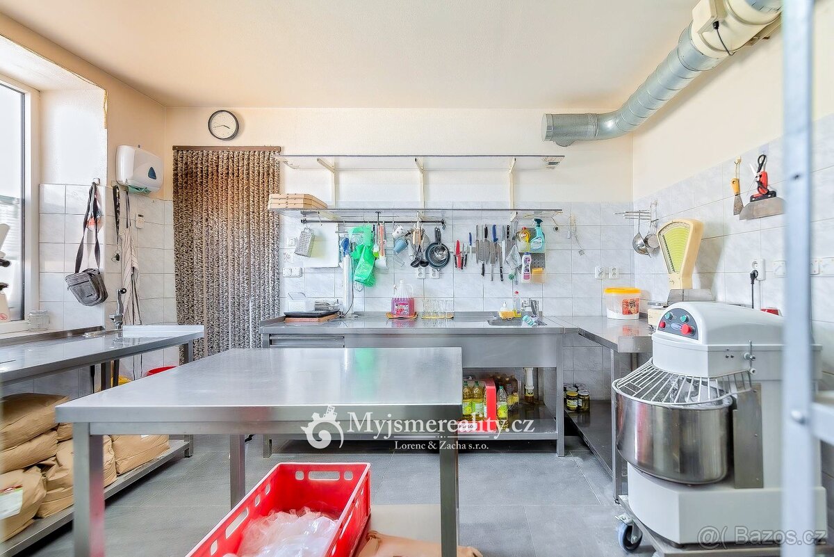 Prodej pizzerie 114 m², Kuchařovice, Znojmo, ev.č. LU2521 - 10