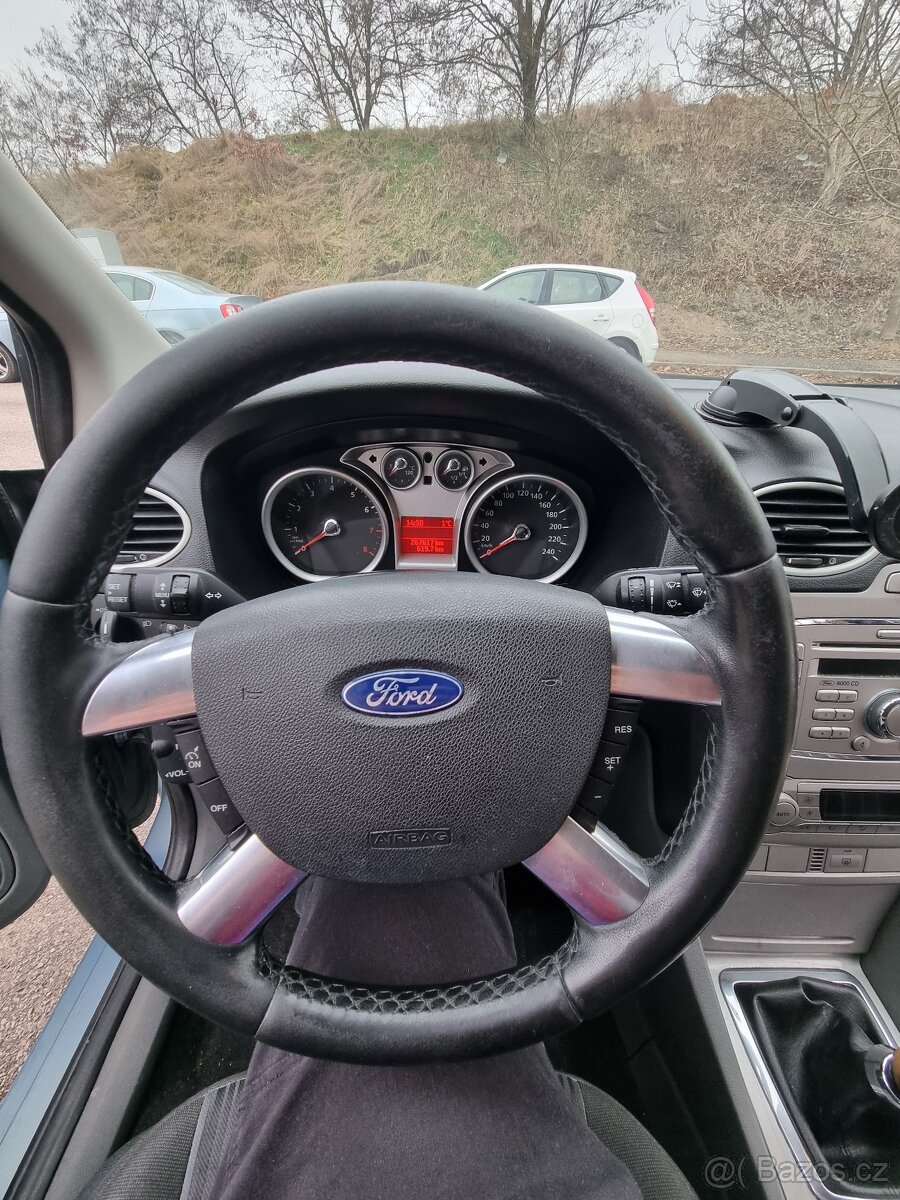 Ford Focus 1.6 benzín, 74kW, kombi - 10