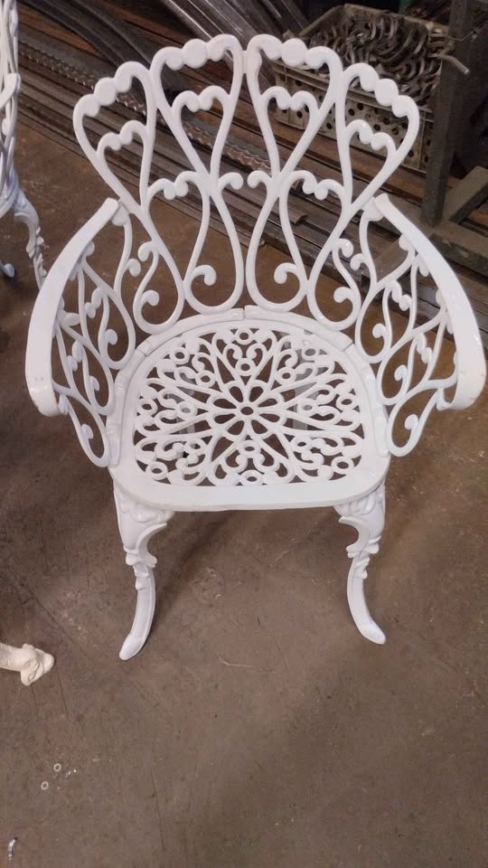 Zahradni stolek - 10