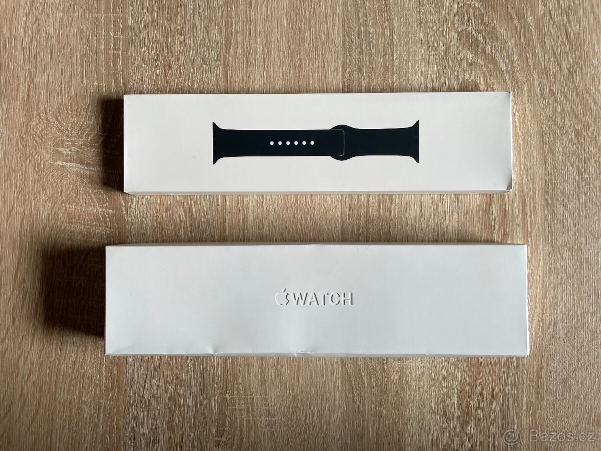 Apple Watch 7 45 mm s příslušenstvím - 10