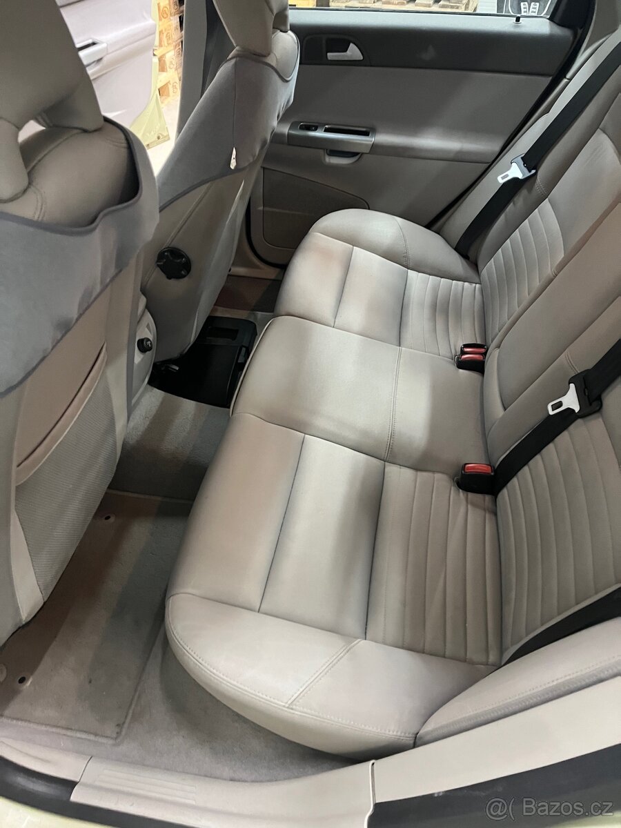 Volvo S40 1.6 D - 10