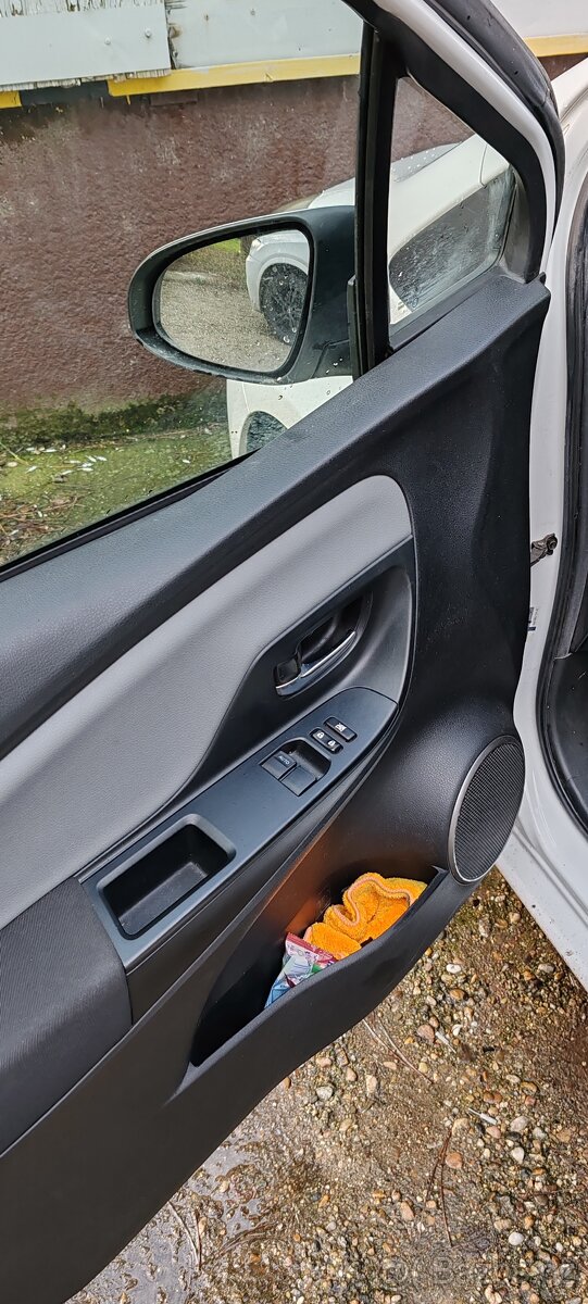 Toyota yaris 1.4 66kw d4d 2016 - 10