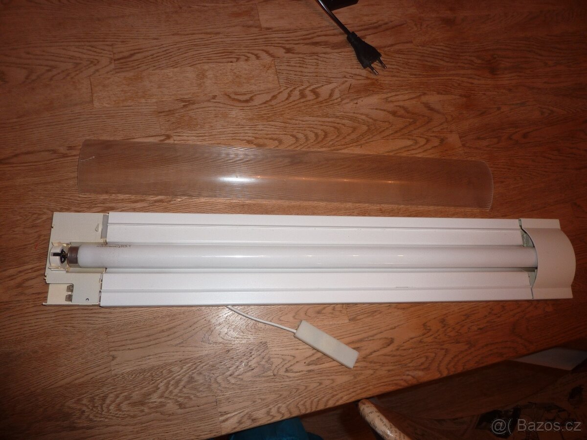2x zářivka pod kuch.linku apod - cena 150 oba ks - 10
