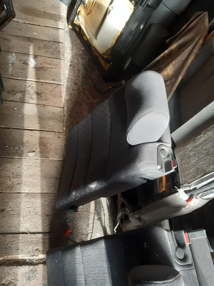 AUDI A6 C5 - sedačky + roleta - 10