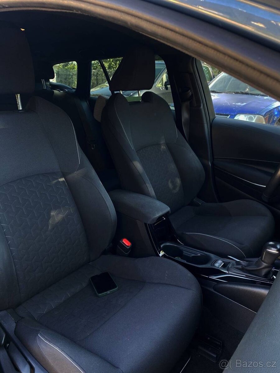 TOYOTA COROLLA 1.8 HYBRID - 10