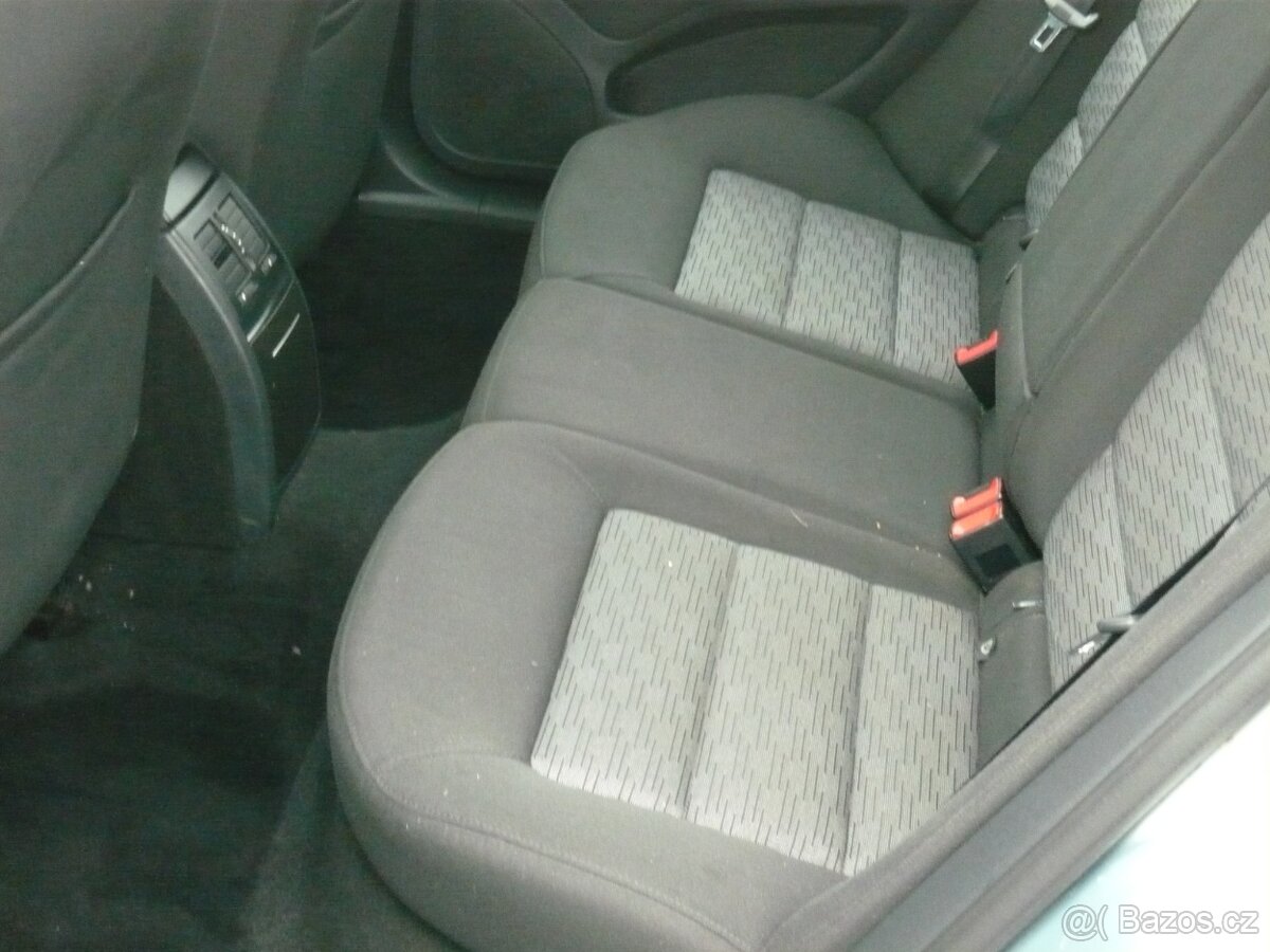 ŠKODA OCTAVIA 1.6 MPI 75KW COMBI - 10