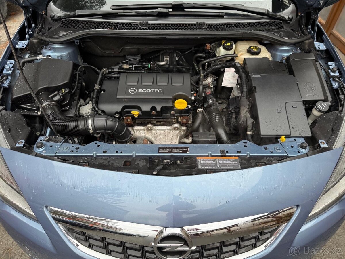 Opel Astra J 1,4i Sport Tourer - 10