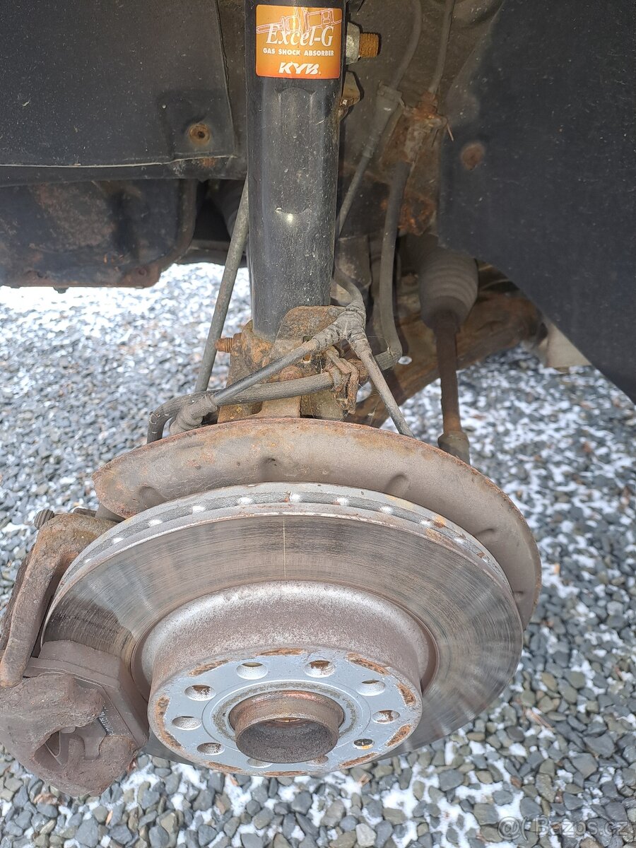 Volkswagen golf 5. Barva lc9z LC9Z CERNA - 10