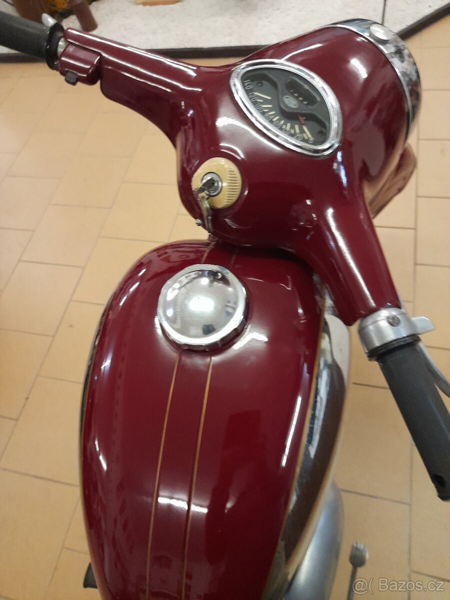 Jawa 250/559 - 10
