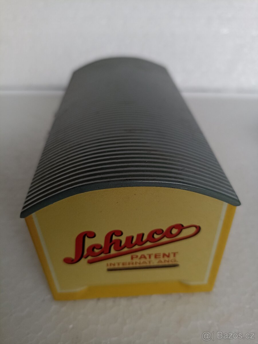 SCHUCO garáž + autíčko - 10