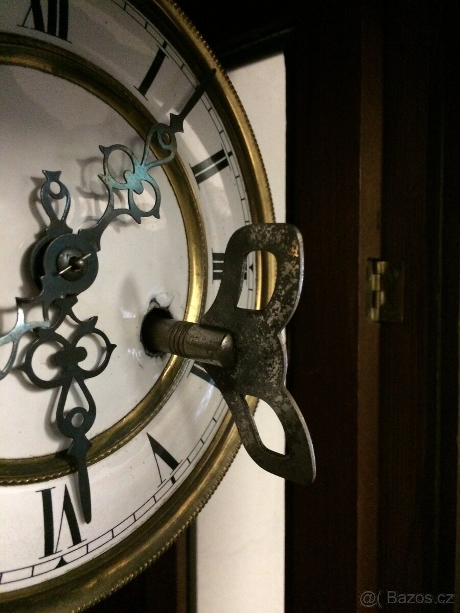 2x hodiny pendlovky z pozůstalosti - 10