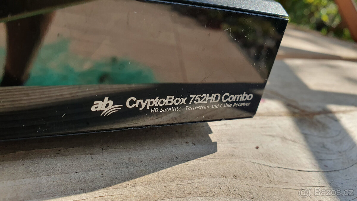 Satelitní anténa a přijímač - 10